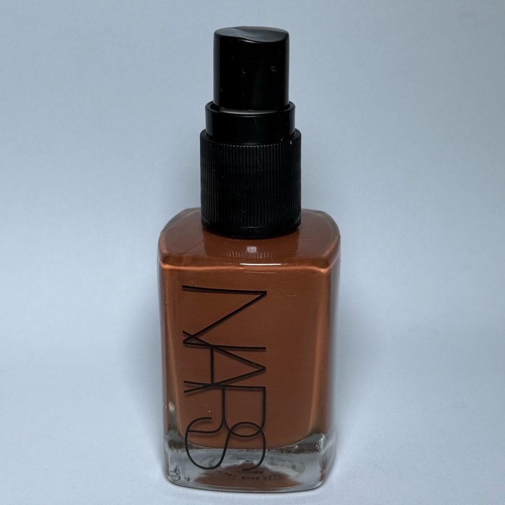 NARS Sheer Glow Foundation Shade Benares